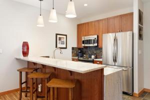 Slope-Side Oasis Capitol Peak Lodge #3028