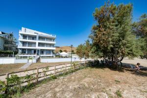 One-Bedroom Apartment with Garden