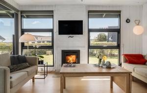 Awesome Home In Børkop