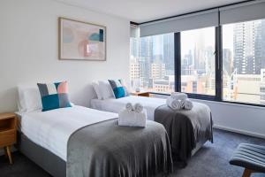 2 Bdrm 2 Bthrm Apt With Parking in Central CBD