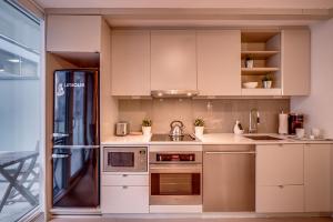 MMG Suites on Peter St - City View