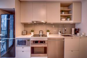 MMG Suites on Peter St - City View