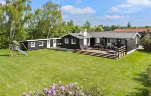 安内膜内夫瓦格罗斯六号度假屋 - 博托比