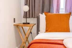 Central Studio with private garden, 2min Tube