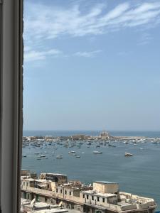 Downtown Sea View Suites