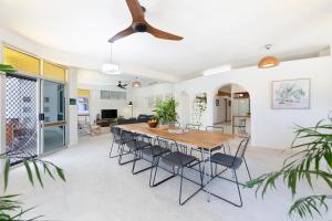 Arafura Blue a Poolside Family Oasis on the Coast