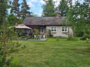 Zentral gelegenes Ferienhaus Villa sol Mörlunda in Schweden - Nahe zum See und 1 Minute zum Einkaufsmarkt