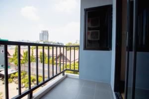 Room 36 service apartment