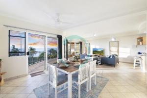 ZEN FORESHORE: 3-BR Nightcliff Foreshore-Front Apt
