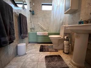 3BR Keflavík Home, 8 Min to Airport Sleeps 6