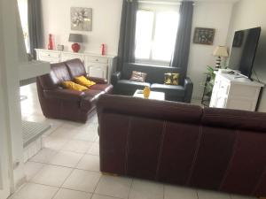 Villas Villa charmante a Saint-Georges-de-Didonne avec piscine privee. : photos des chambres