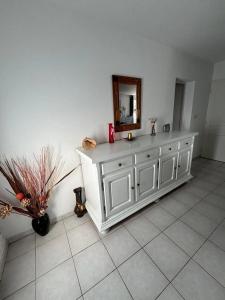 Villas Villa charmante a Saint-Georges-de-Didonne avec piscine privee. : photos des chambres