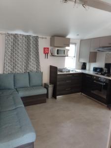Campings MHVACANCES LOUENT PLUSIEURS MOBILHOMES DANS CAMPING 4 ETOILES PROCHE CHATEAUX et ZOO BEAUVAL : photos des chambres
