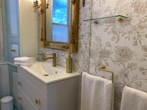 B&B / Chambres d'hotes Chateau de Colombe : photos des chambres