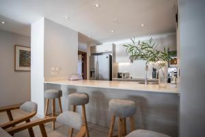 Beachfront Luxury Villa & pool