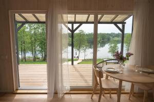 Pineplace trio JŪRA