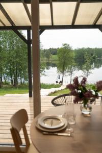 Pineplace trio JŪRA