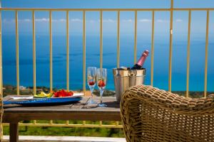 Villa Lemoni Skala - Heated Infinity Pool with Sea Views & Outside Cinema