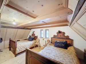 Maisons de vacances Gite Le Chut - Piscine & Jacuzzi - 11 a 14 personnes : photos des chambres