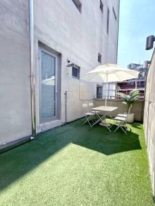 Hongdae good vibe with terrace