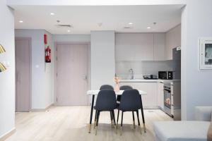 F1 Dreamstay 1BHK Gym Pool