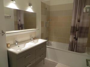 Appart'hotels Les Studios-Hotel de Sommieres : photos des chambres
