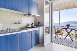 Tasoula Studio with sea view 5