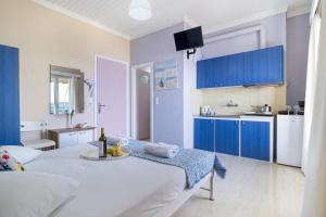 Tasoula Studio with sea view 5