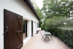 Maisons de vacances La Maison de Michelle & Jean - pour 10p avec jardin : Maison 3 Chambres