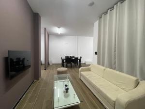Gold apartament vlore free parking