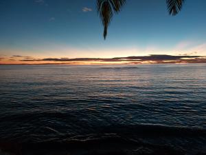 CHALET A 5 METROS DEL MAR.Wifi gratis