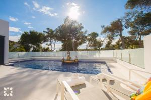 Villa Mirlo Blanco by Abahana Villas