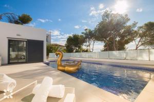 Villa Mirlo Blanco by Abahana Villas - 4hvězdičkové hotely ve městě Benissa