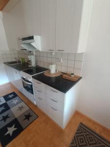 1BR Apartment M6 with sauna, big balcony,free parking
