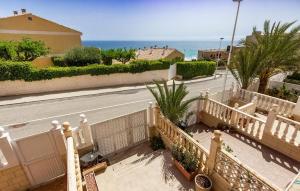 2 Bedroom Awesome Home In Elche