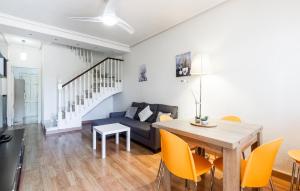 2 Bedroom Awesome Home In Elche