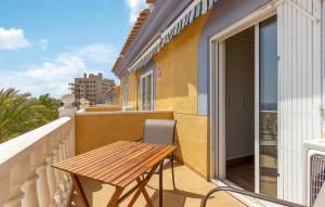 2 Bedroom Awesome Home In Elche