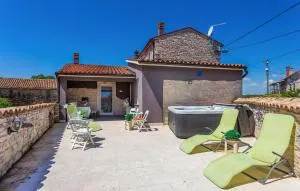 Stunning Home In Hrboki With Wifi - Hrboki