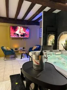 L'Etreinte, gîte de charme avec jacuzzi intérieur et sauna - Lignol