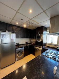 Ashri HH, Studio in JVC