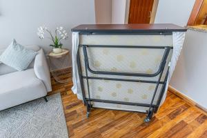 City skyline view I Super-fast Wi-fi I Downtown