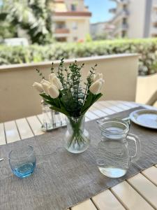 Nuras - Casa Flor Seaside