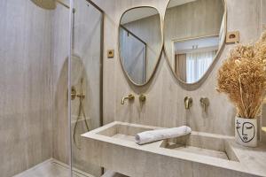 Residence in the Marais with Air-conditioned by Studioprestige