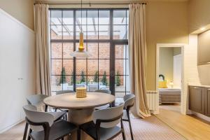 Two-Bedroom 2 bathrooms with Patio II room in MIT House NoMad Latina en Madrid
