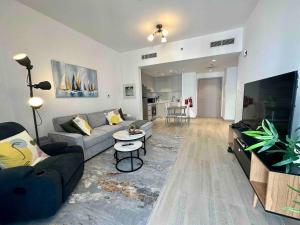 Yas Beach & Ferrari World 1BR Waterfront Gym