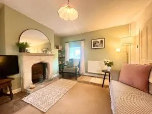 Peaceful Cotswolds cottage - Stratton Saint Margaret