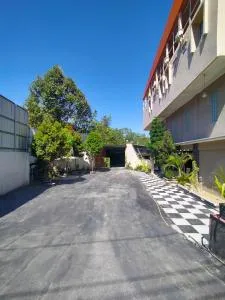 Wisma Samrat - Makale