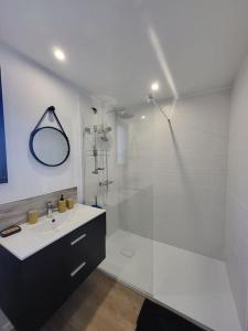 Maisons de vacances La Maison Cassiopee - Un havre de paix a Sarzeau : photos des chambres