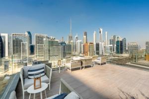 GuestReady - Majestic canal and Burj Khalifa view