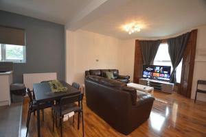 Lovely 4bedroom Apartment London